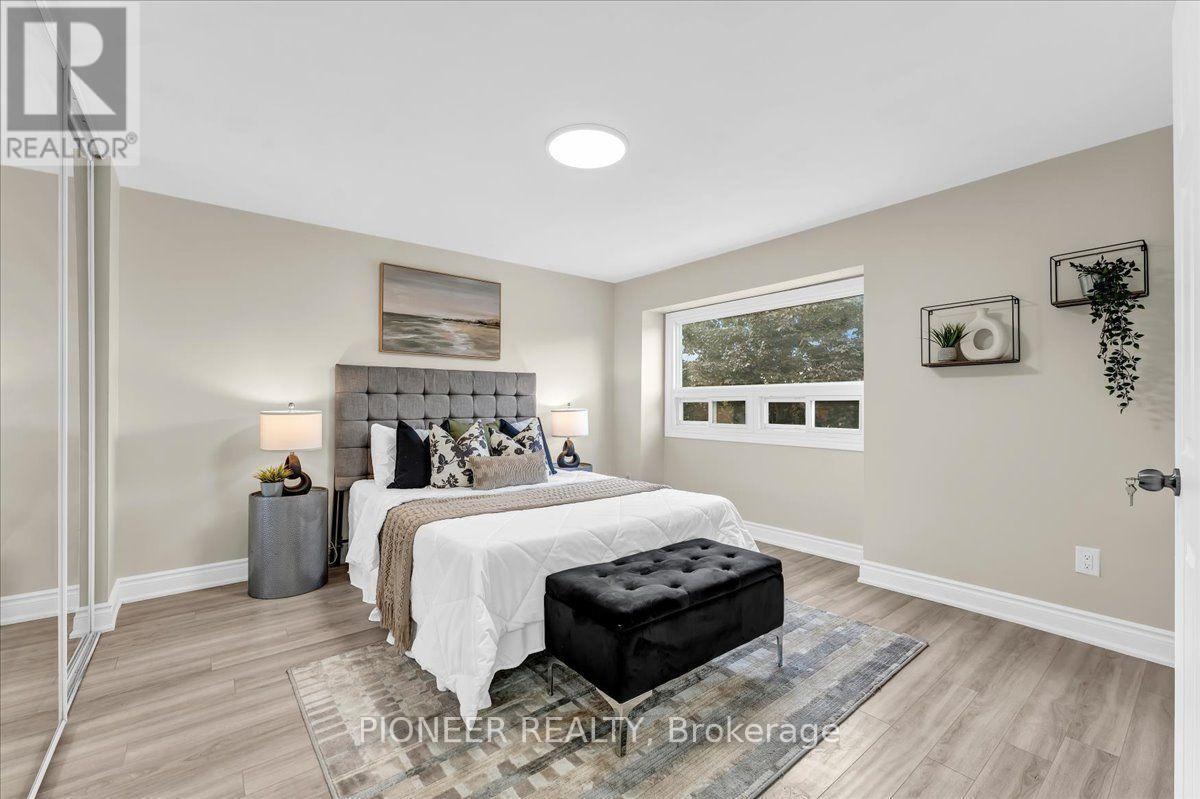 22 Wolverton Crescent, Brampton, ON - Indoor Photo Showing Bedroom