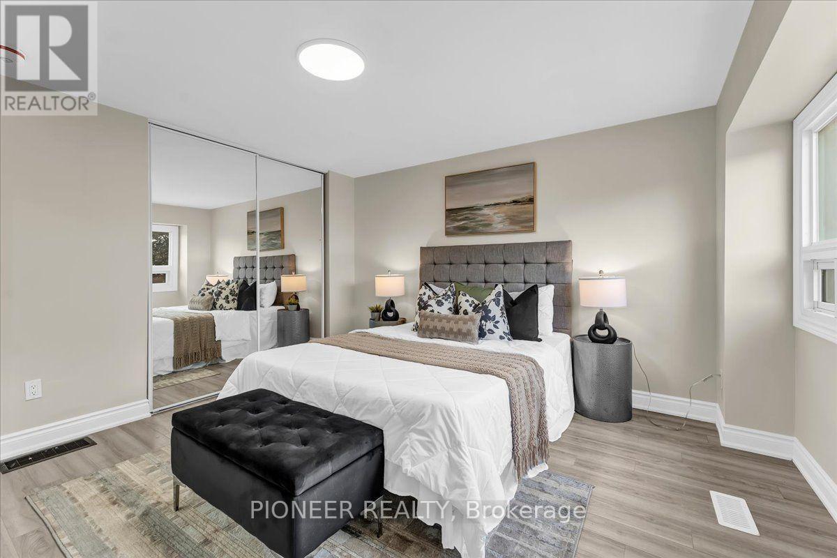 22 Wolverton Crescent, Brampton, ON - Indoor Photo Showing Bedroom