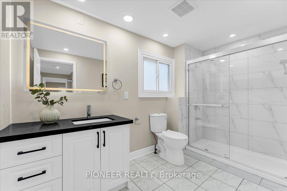 22 Wolverton Crescent, Brampton, ON - Indoor Photo Showing Bathroom