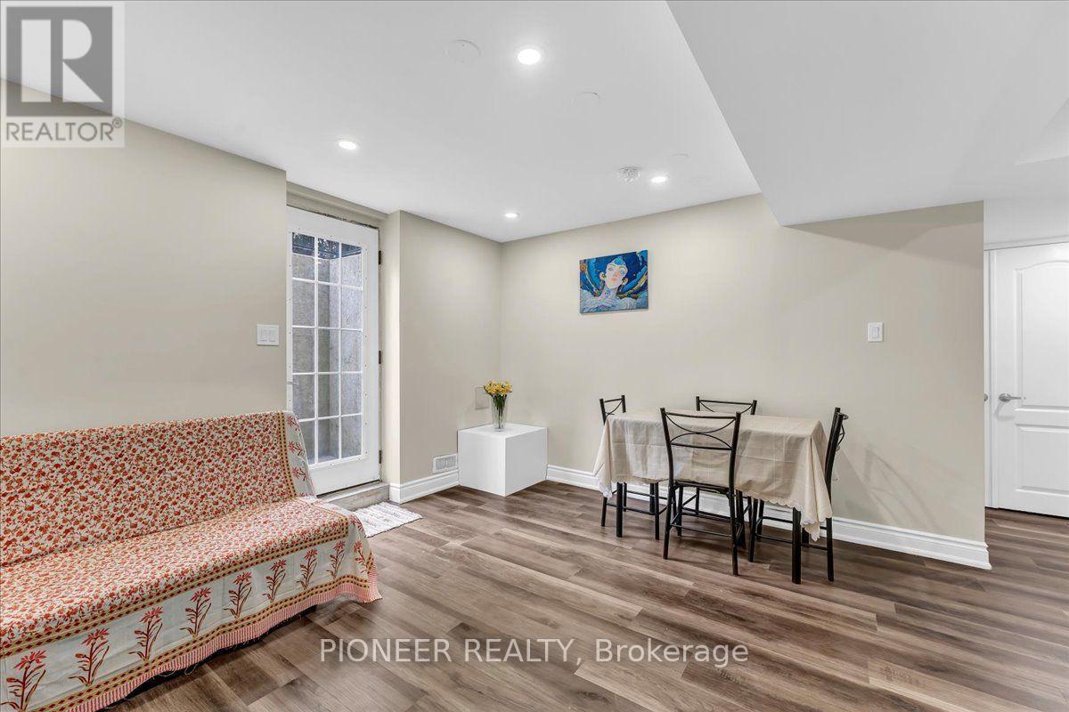 22 Wolverton Crescent, Brampton, ON - Indoor