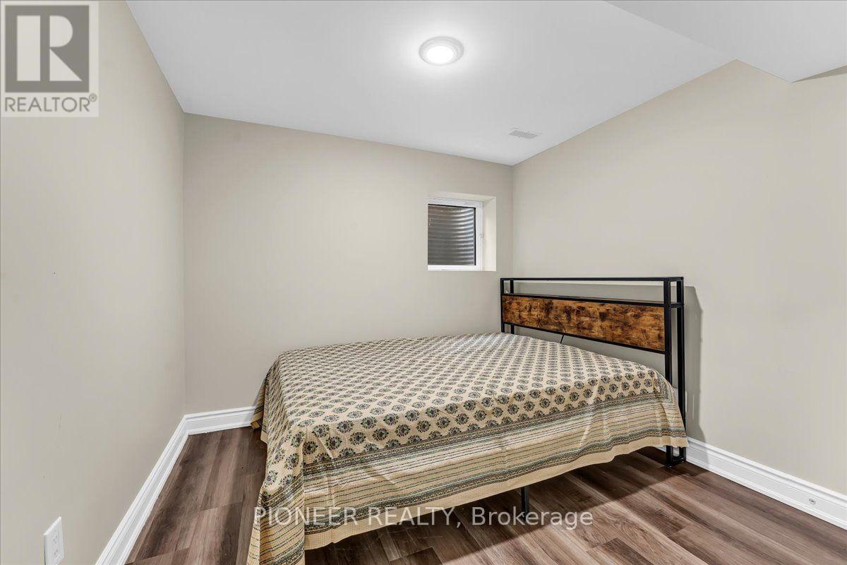 22 Wolverton Crescent, Brampton, ON - Indoor Photo Showing Bedroom