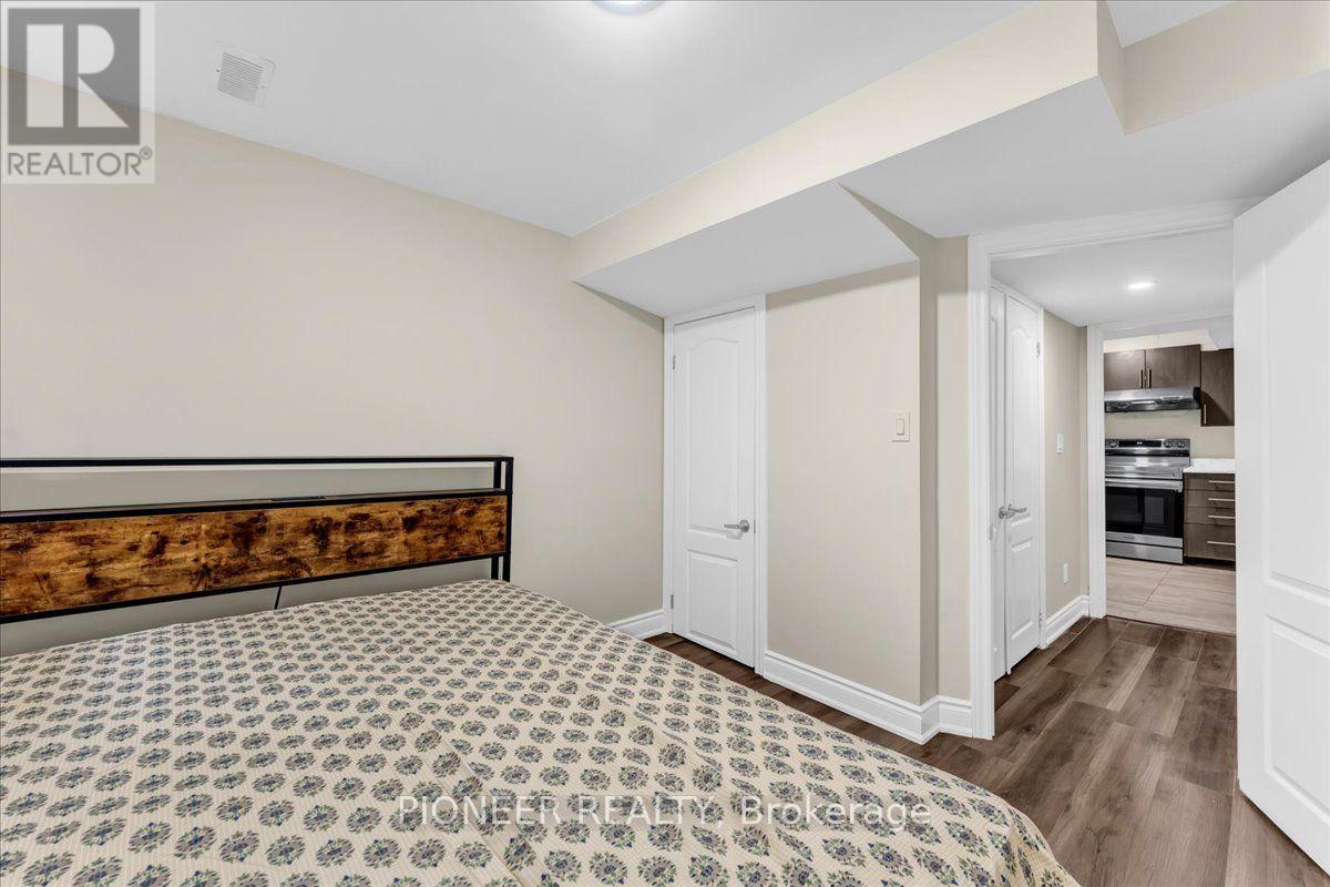 22 Wolverton Crescent, Brampton, ON - Indoor