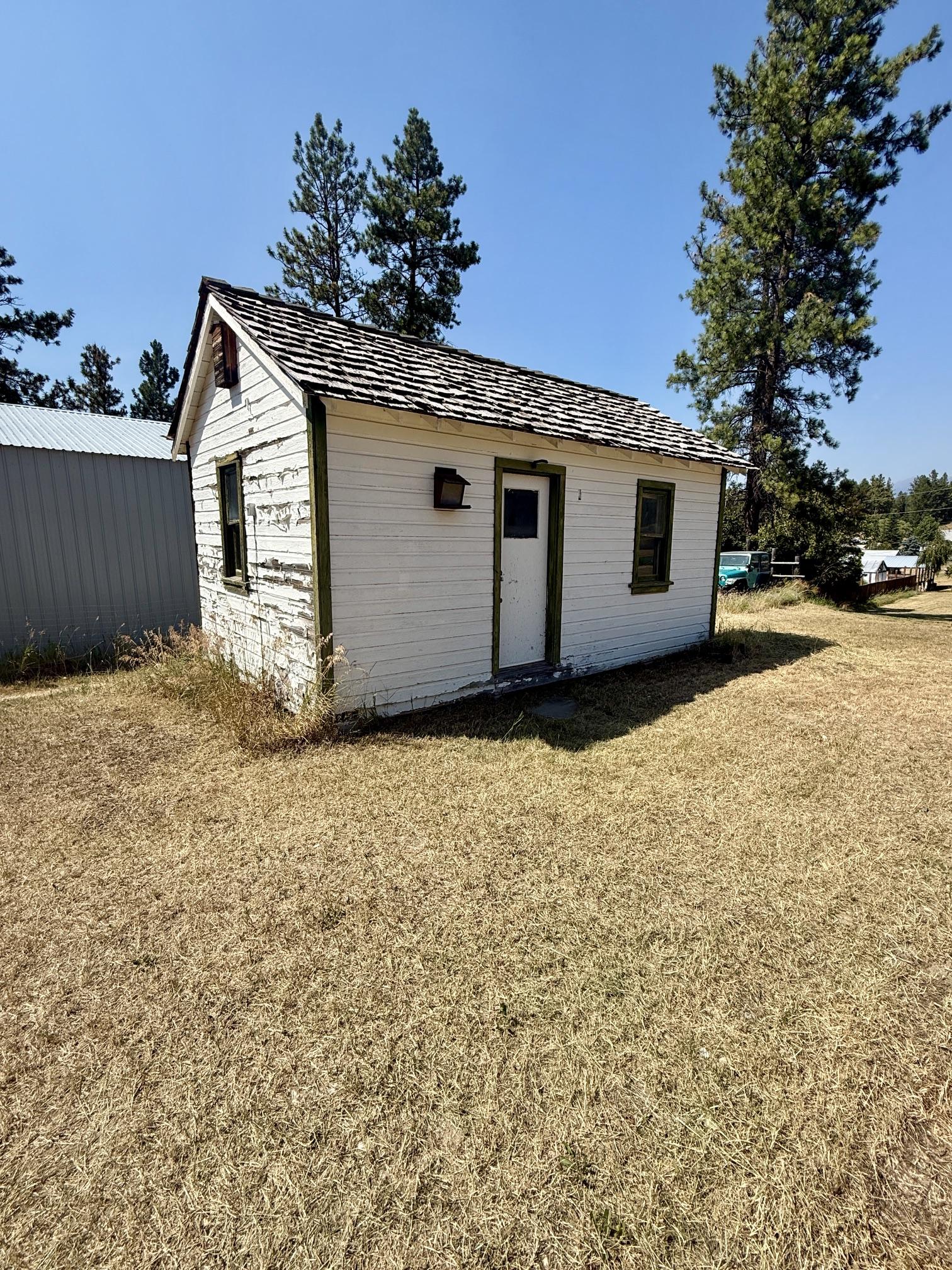 6195 & Lot 1 Cartwright Street, Wardner, BC - Outdoor With Exterior