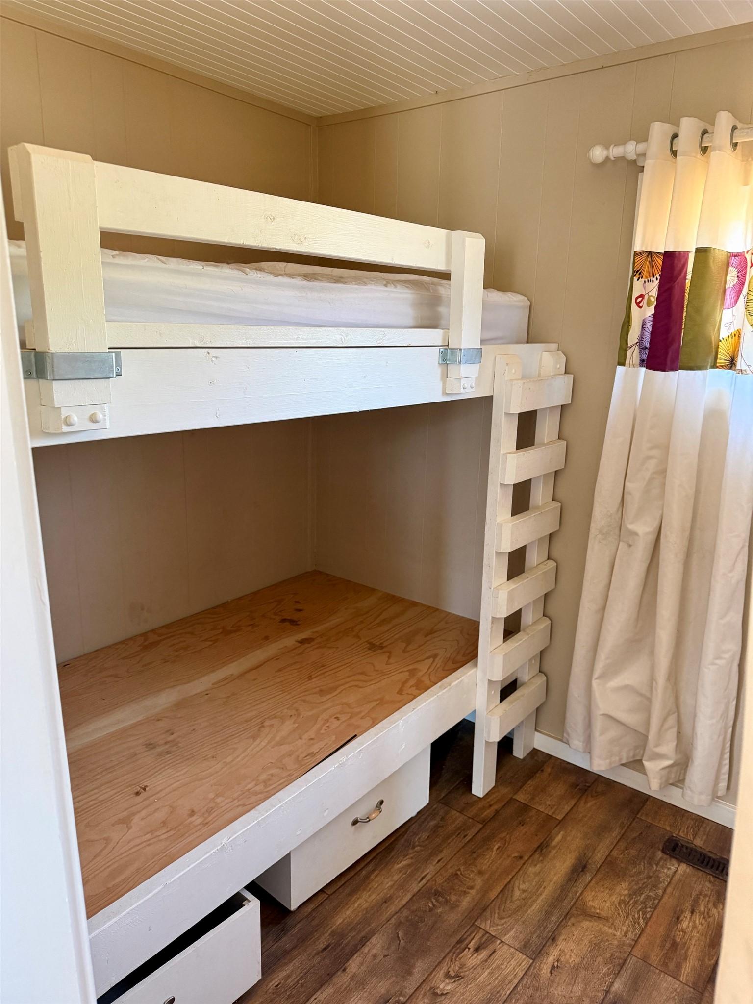 6195 & Lot 1 Cartwright Street, Wardner, BC - Indoor