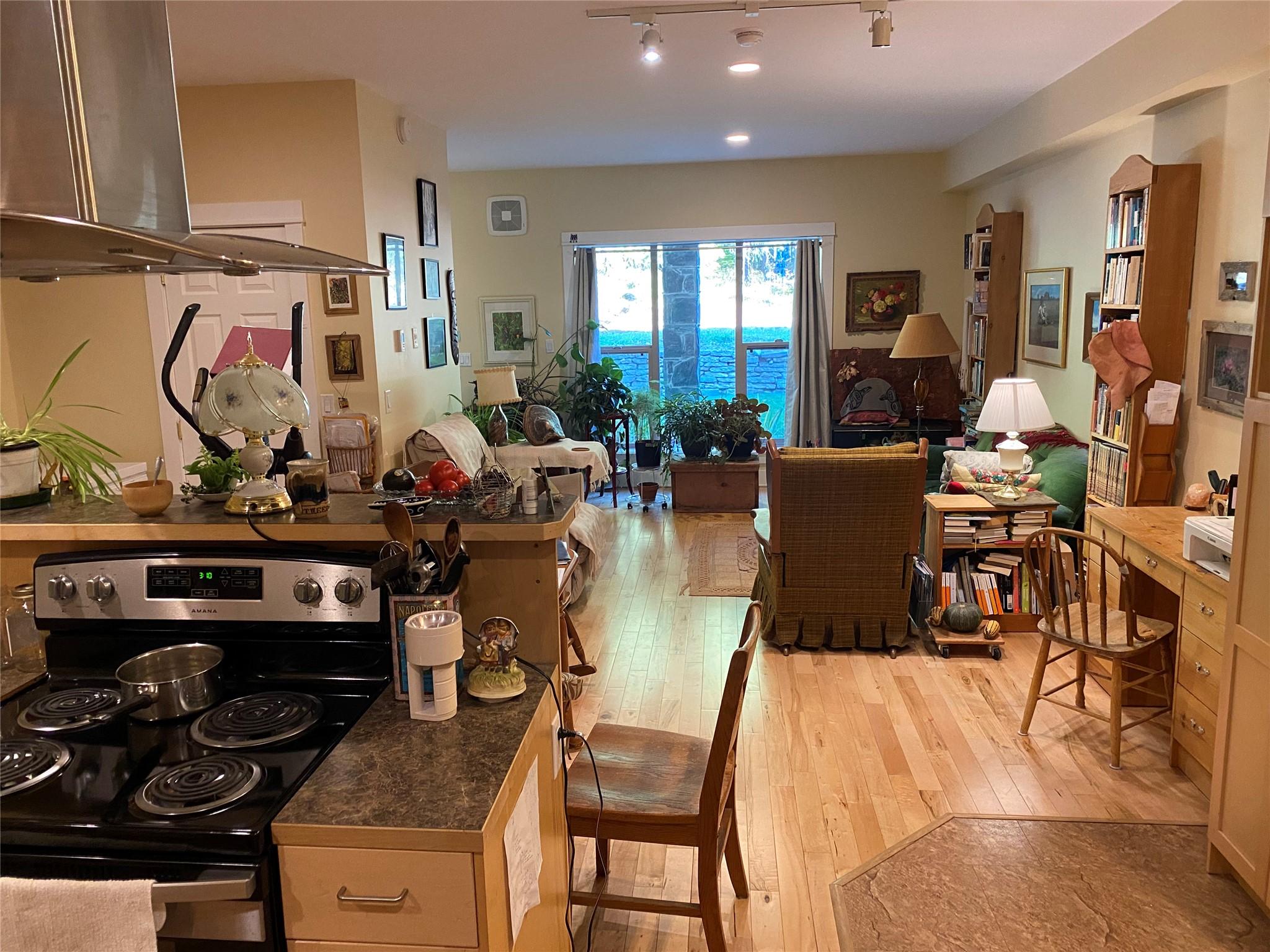 7-912 Slocan Street, Slocan, BC