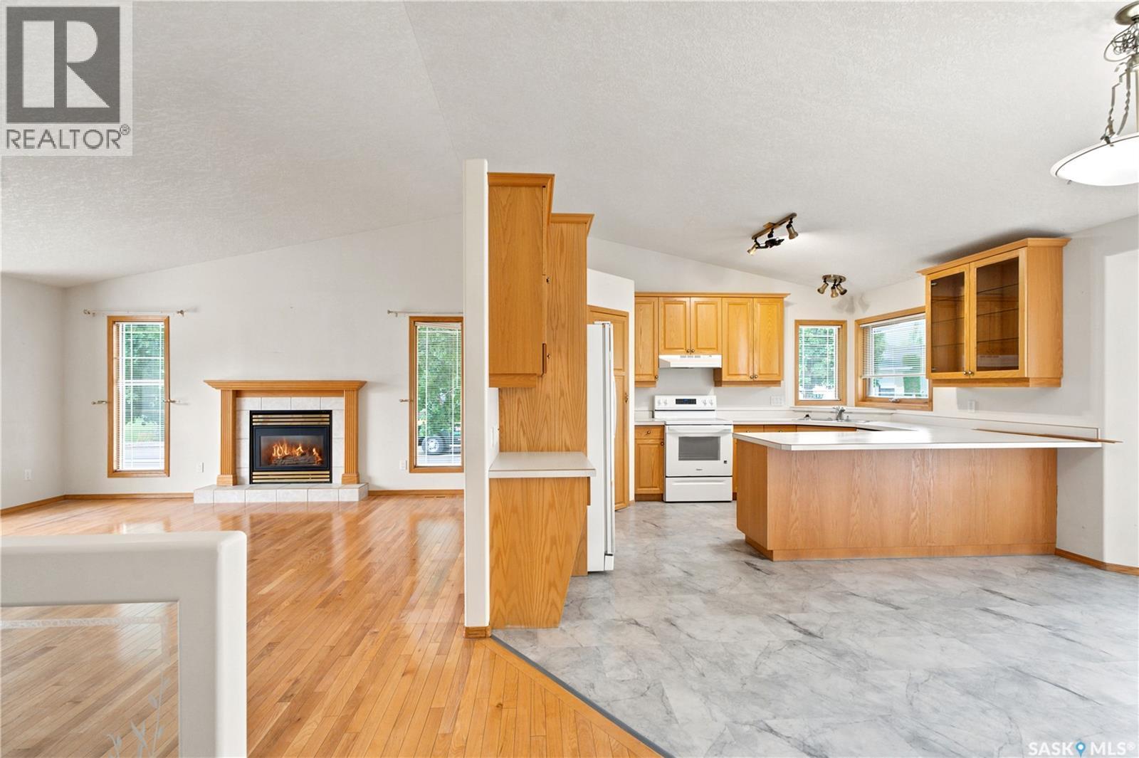 743 Pezer Court, Saskatoon, SK