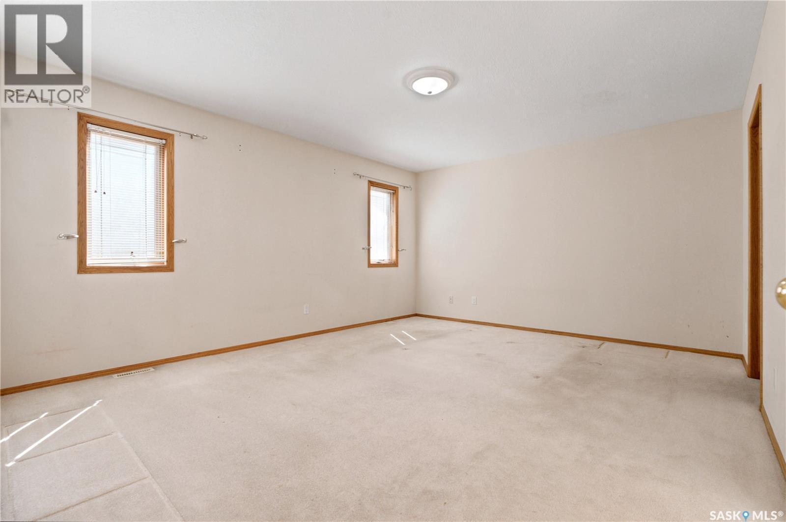 743 Pezer Court, Saskatoon, SK