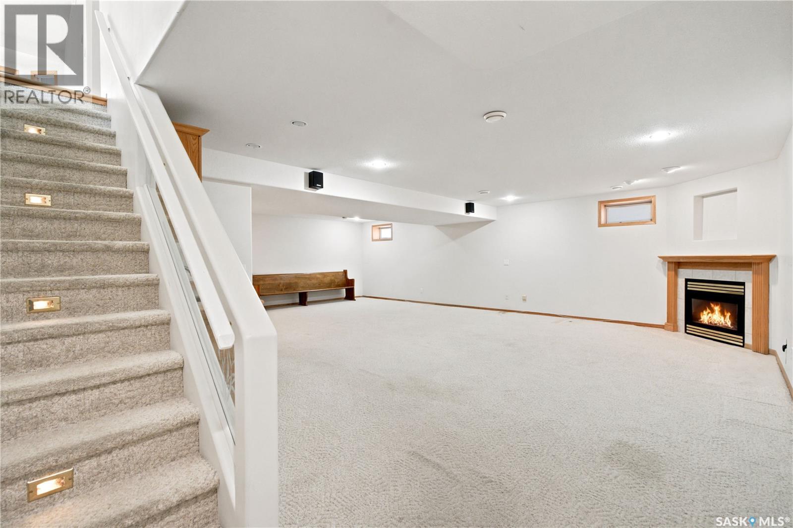 743 Pezer Court, Saskatoon, SK