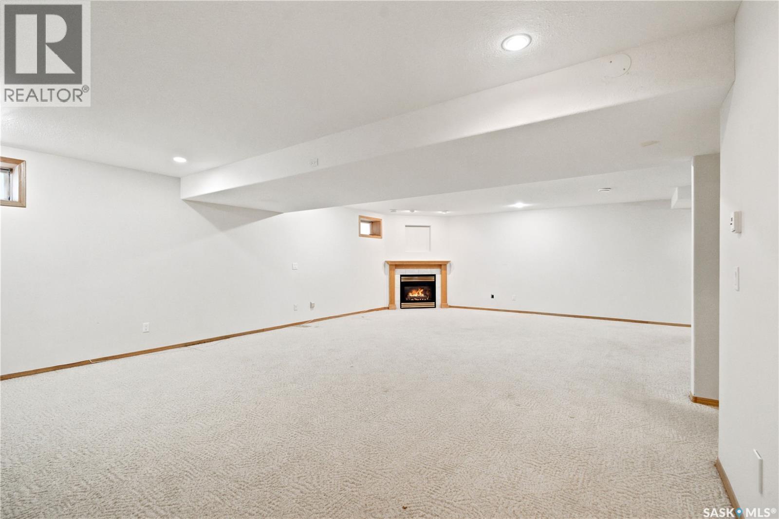 743 Pezer Court, Saskatoon, SK