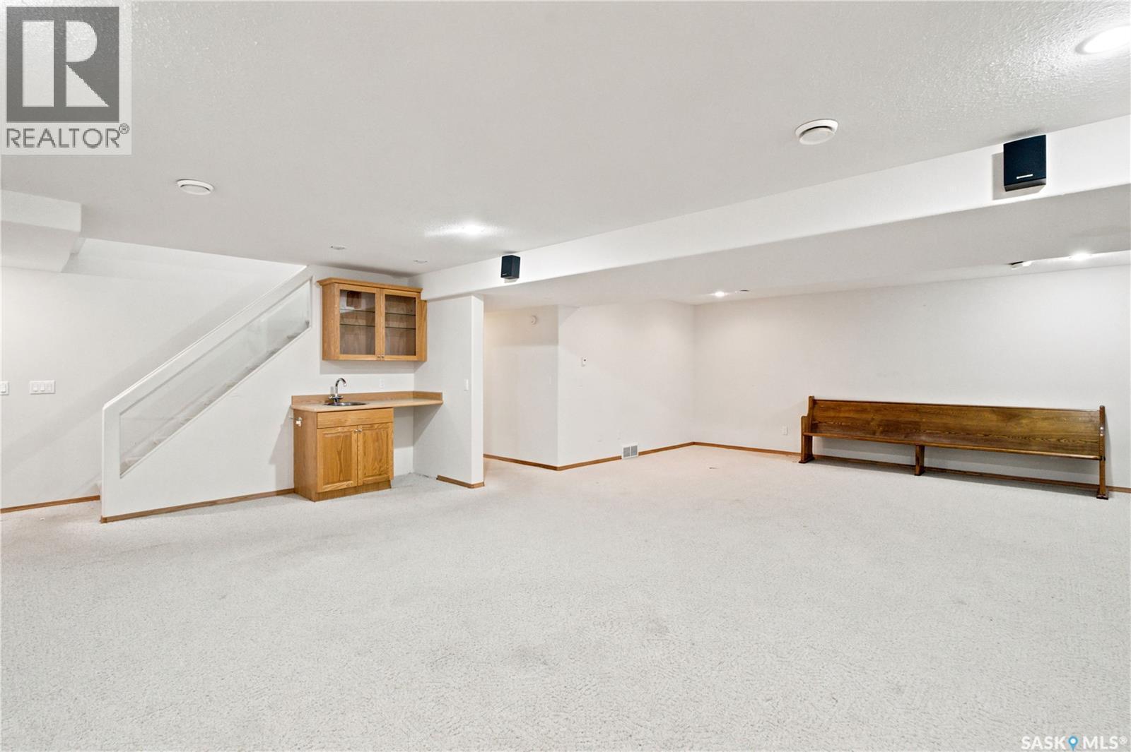 743 Pezer Court, Saskatoon, SK