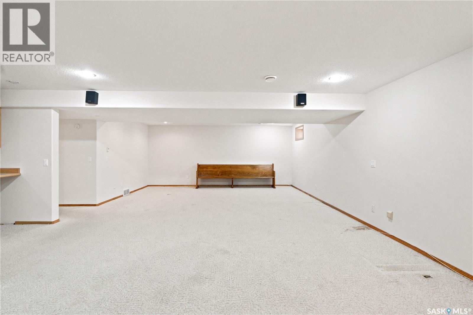 743 Pezer Court, Saskatoon, SK