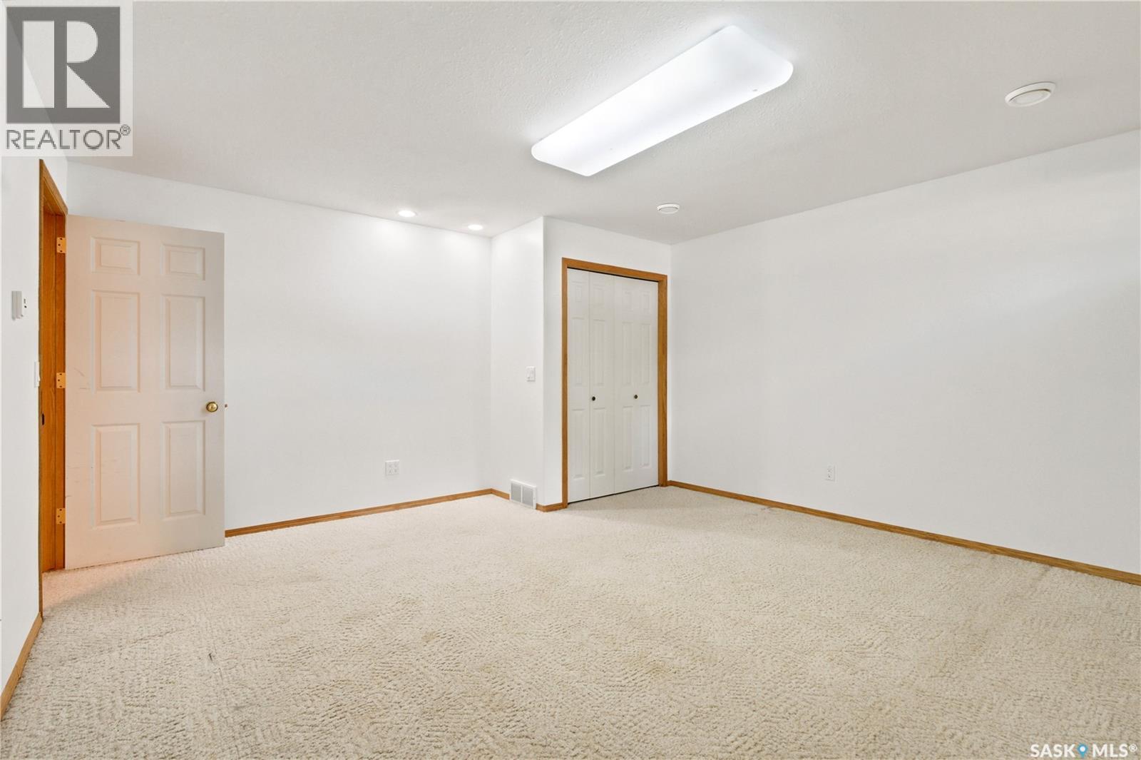 743 Pezer Court, Saskatoon, SK