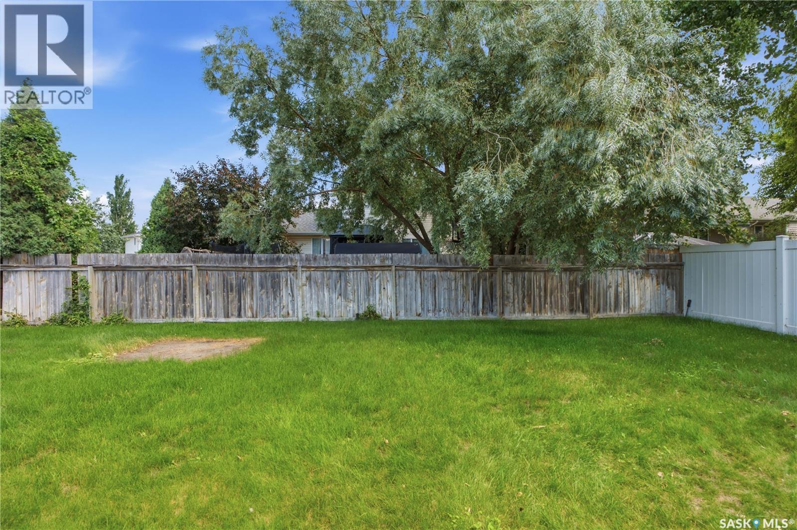 743 Pezer Court, Saskatoon, SK