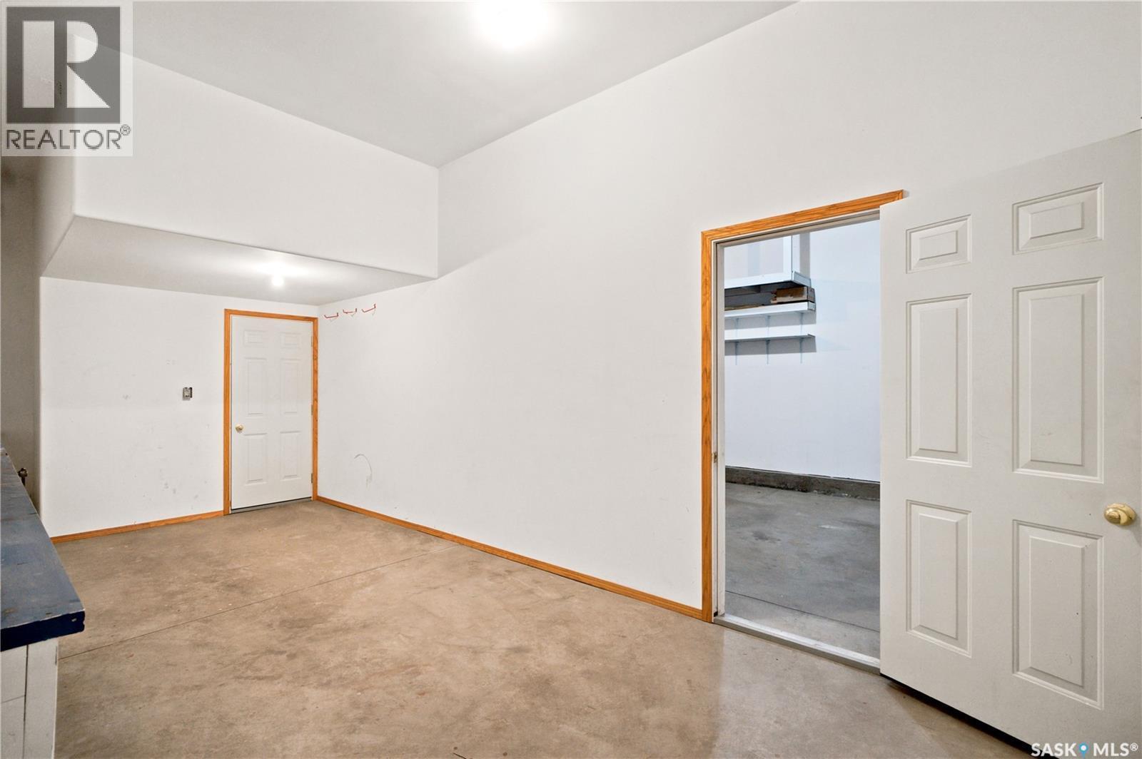 743 Pezer Court, Saskatoon, SK