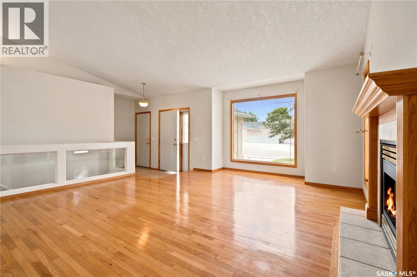 743 Pezer Court, Saskatoon, SK