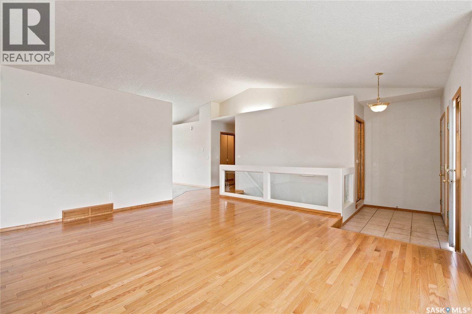 743 Pezer Court, Saskatoon, SK