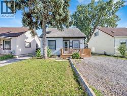643 CHARLES STREET Windsor, ON N8X 3G6