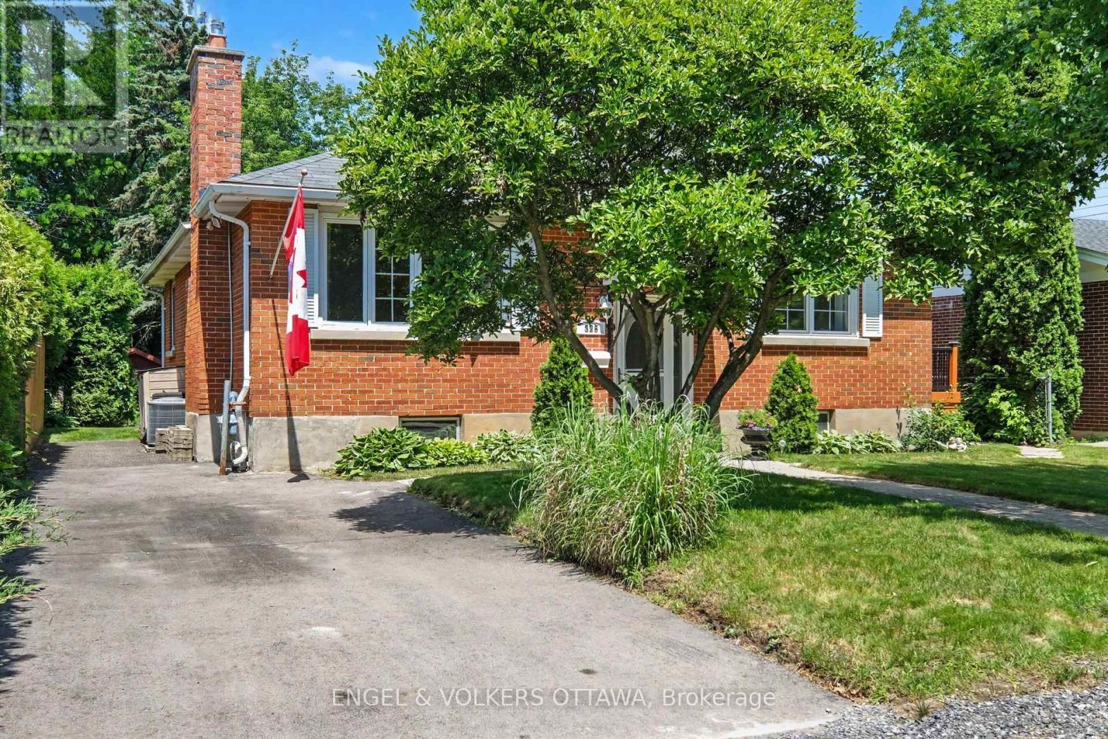 325 Summit Avenue, Ottawa, ON