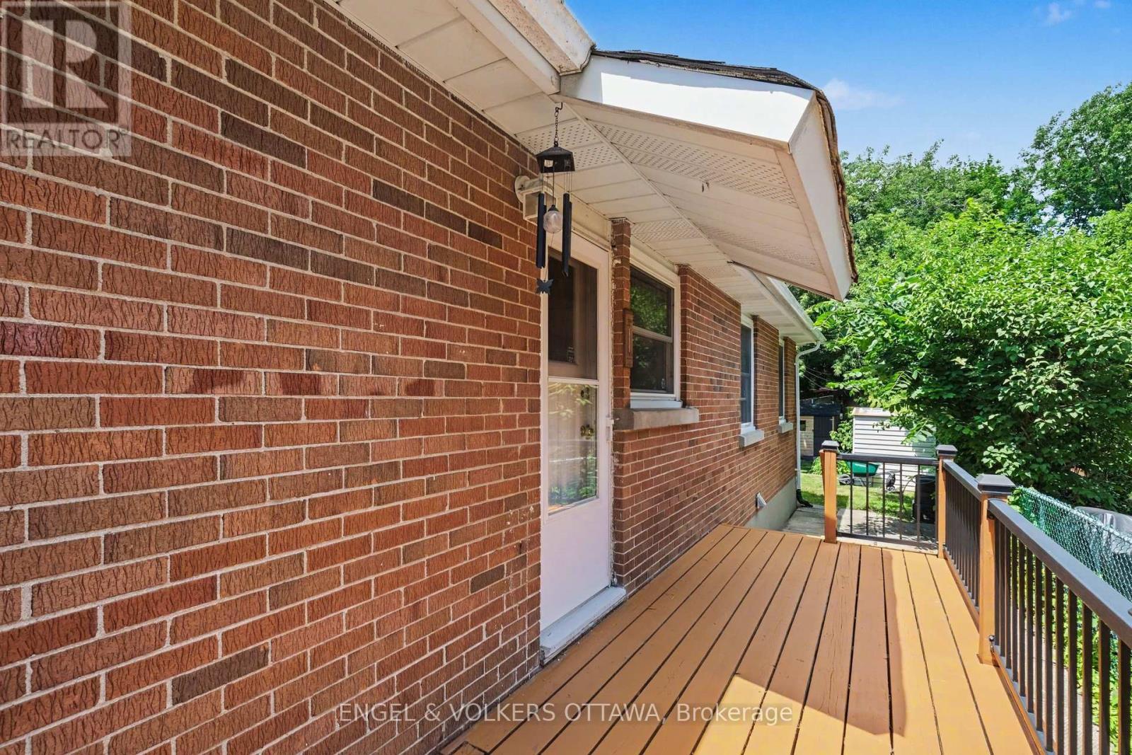 325 Summit Avenue, Ottawa, ON