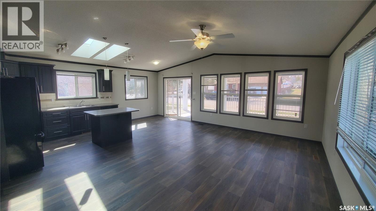 405 2Nd Avenue Se, Weyburn, SK