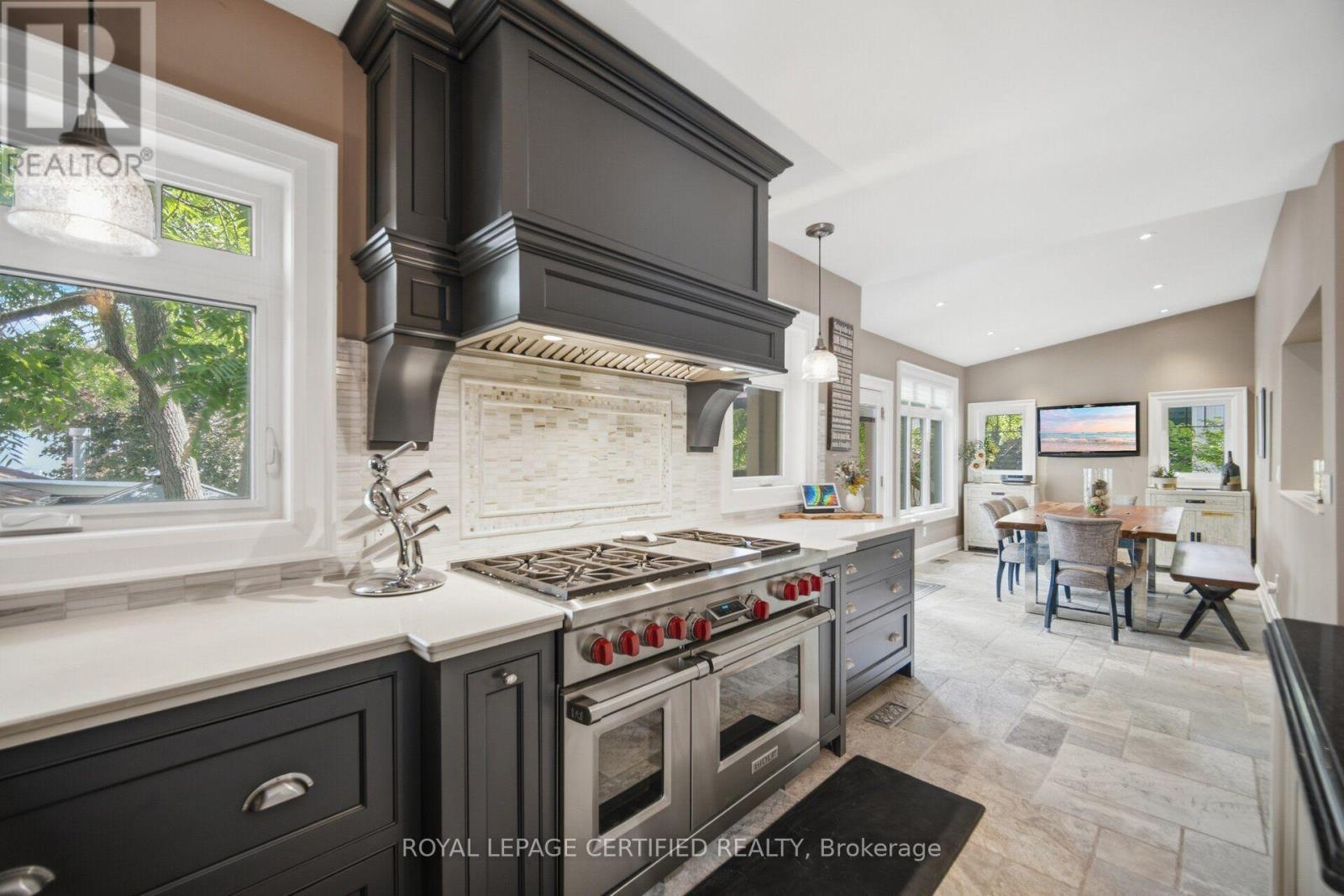 8 Elizabeth Street S, Brampton, ON
