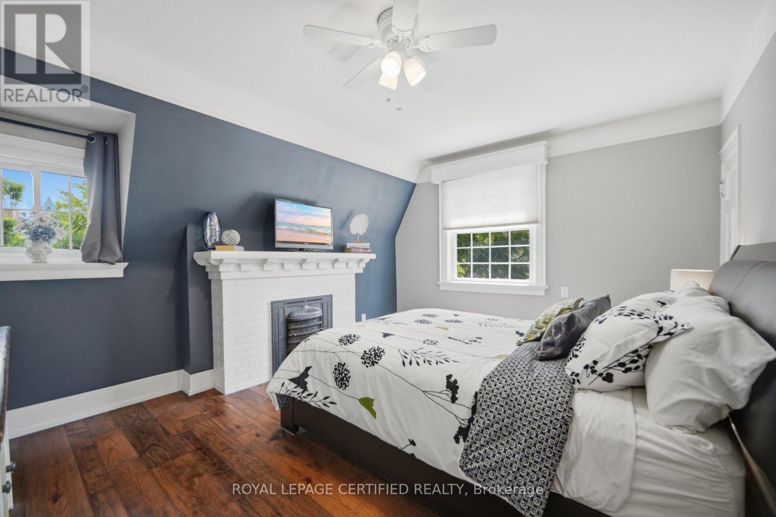 8 Elizabeth Street S, Brampton, ON