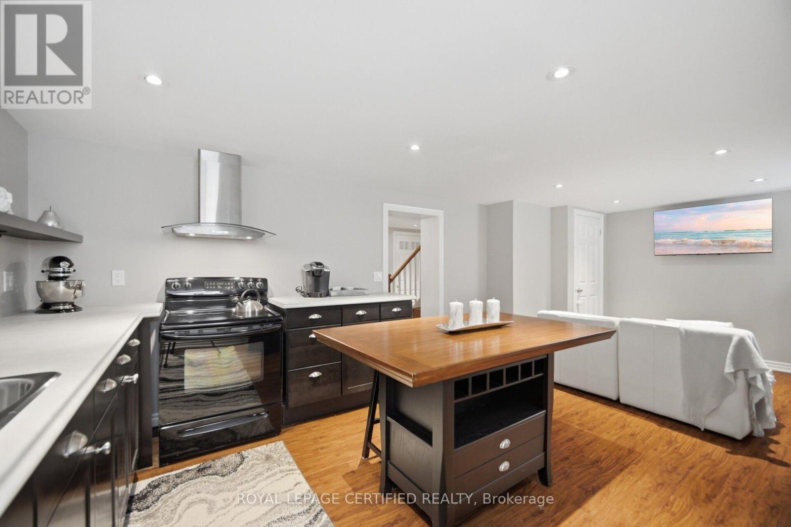 8 Elizabeth Street S, Brampton, ON