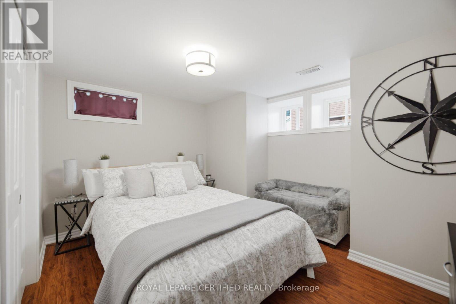 8 Elizabeth Street S, Brampton, ON