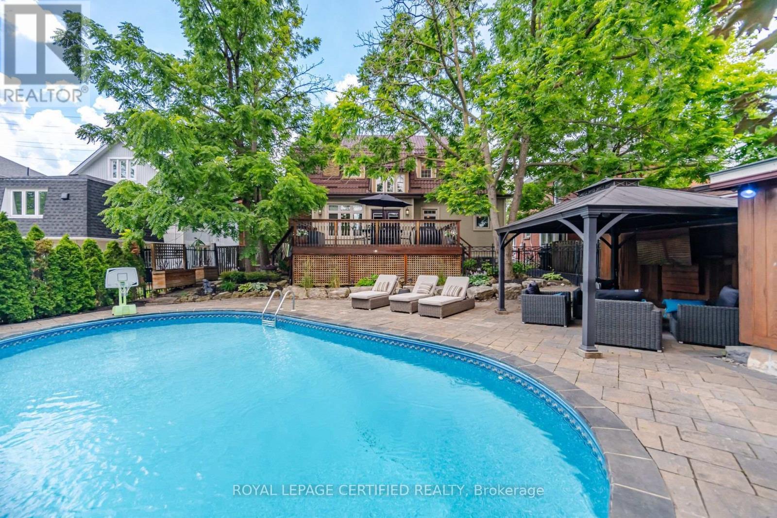 8 Elizabeth Street S, Brampton, ON