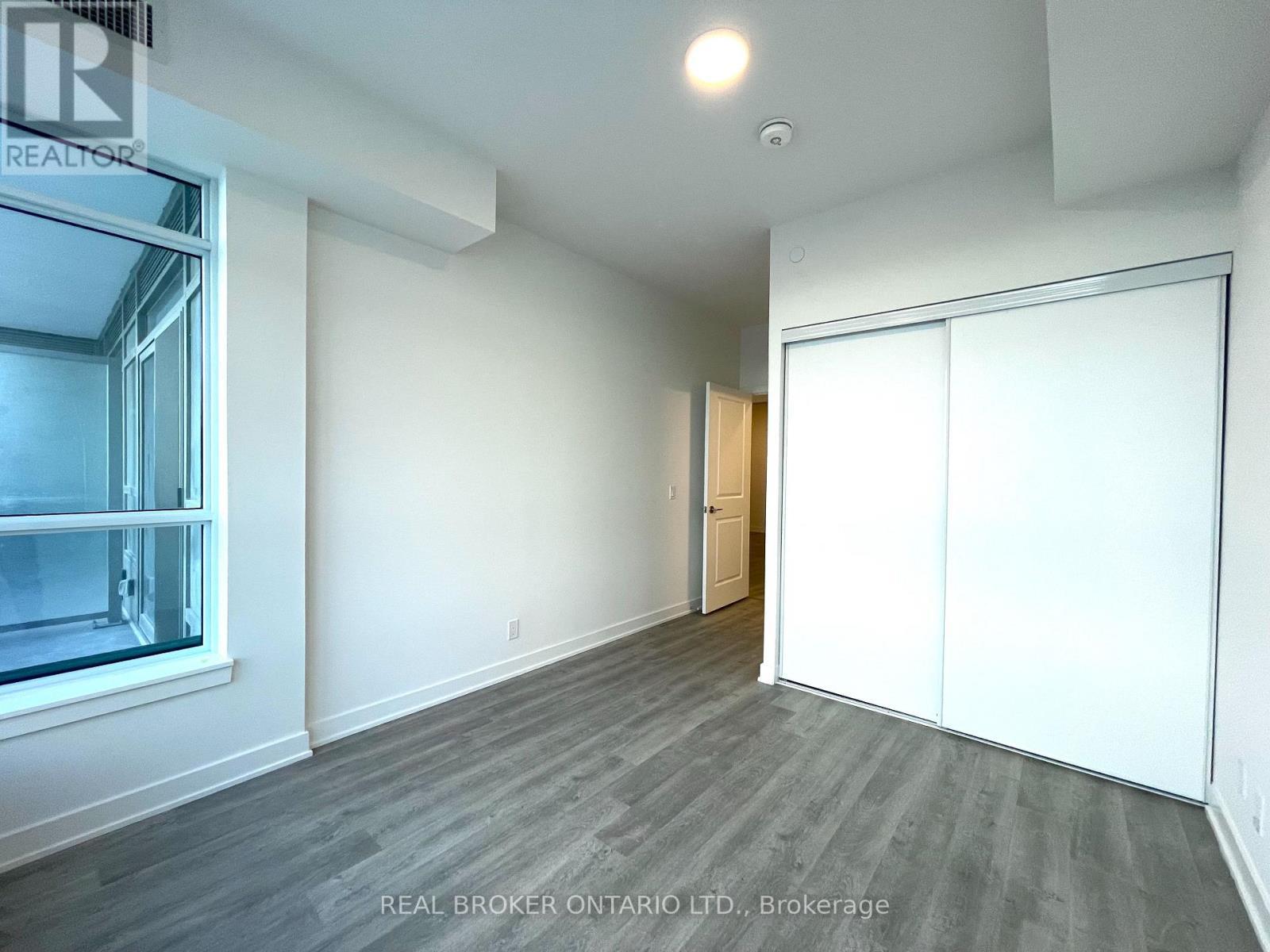 2009 - 50 Upper Mall Way, Vaughan, ON