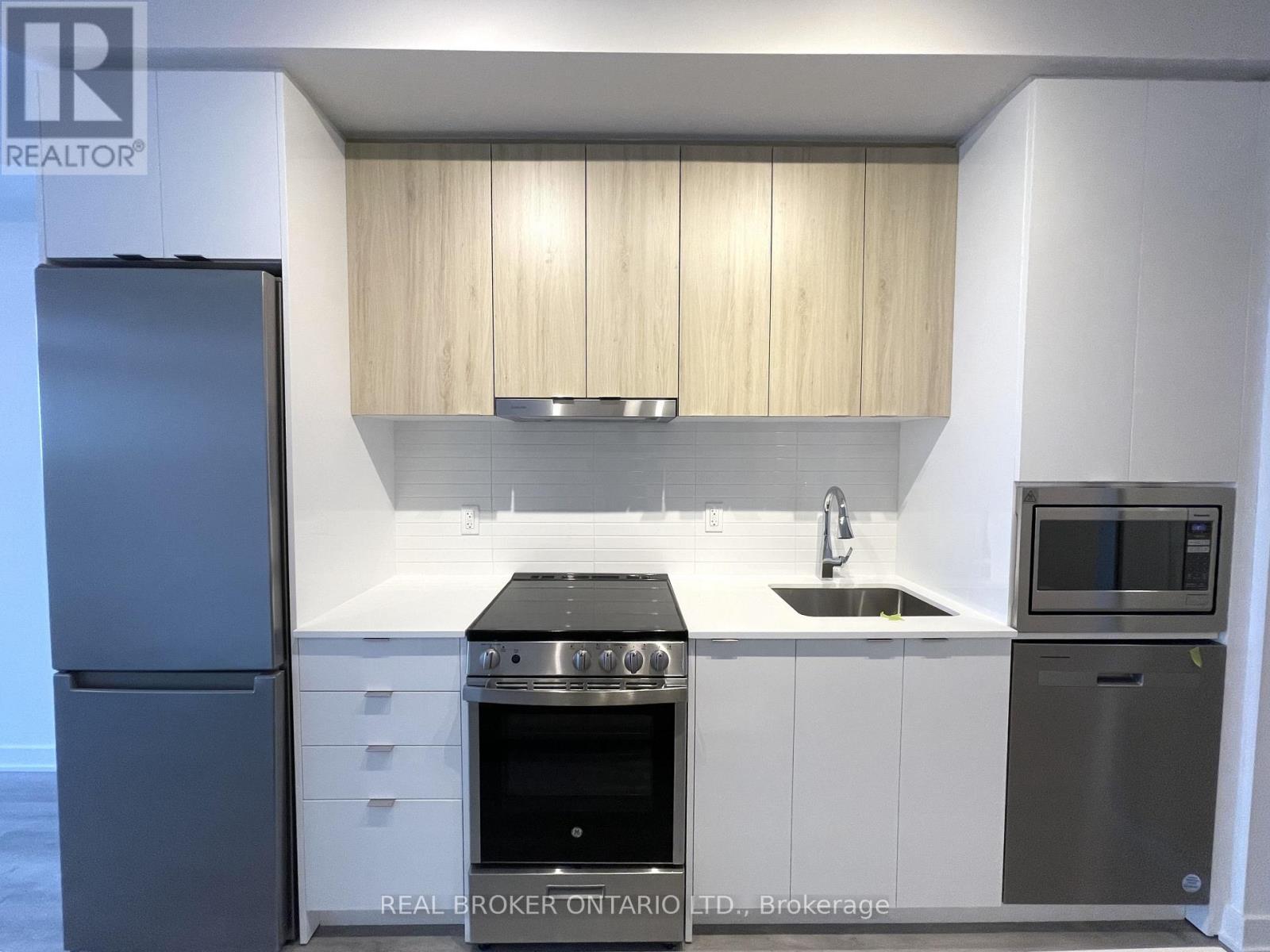 2009 - 50 Upper Mall Way, Vaughan, ON