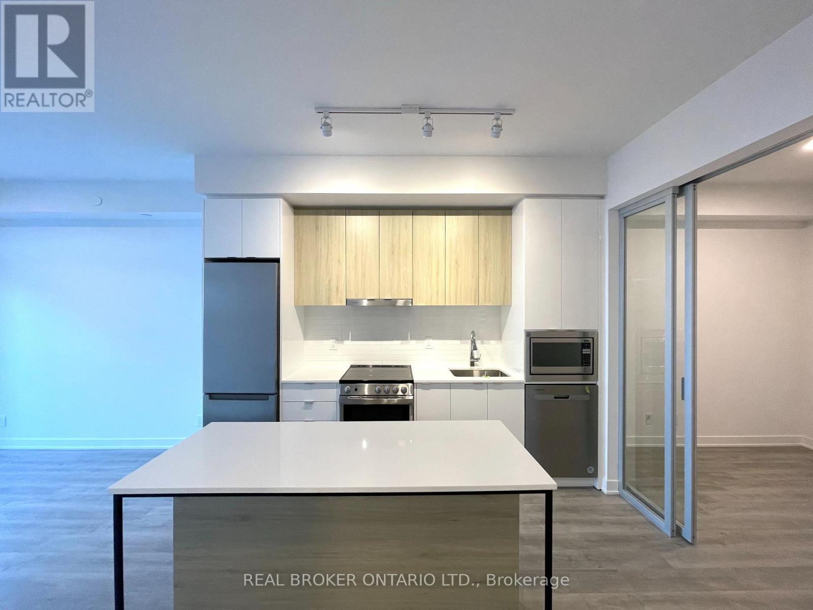 2009 - 50 Upper Mall Way, Vaughan, ON