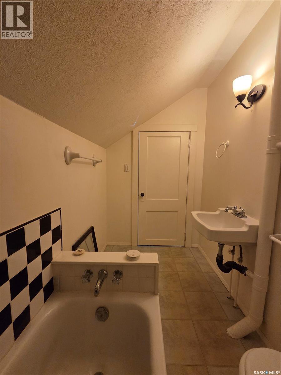 304 1St Avenue, Craik, SK