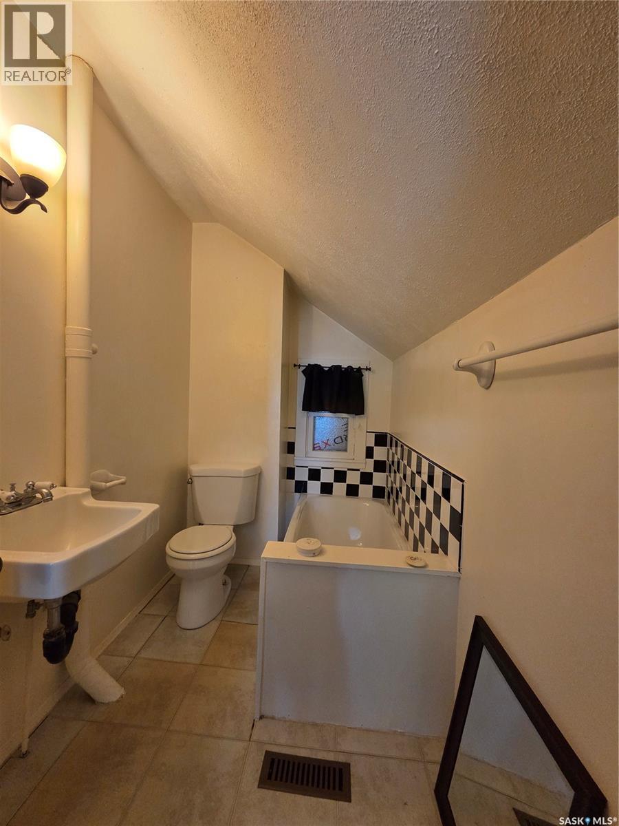 304 1St Avenue, Craik, SK