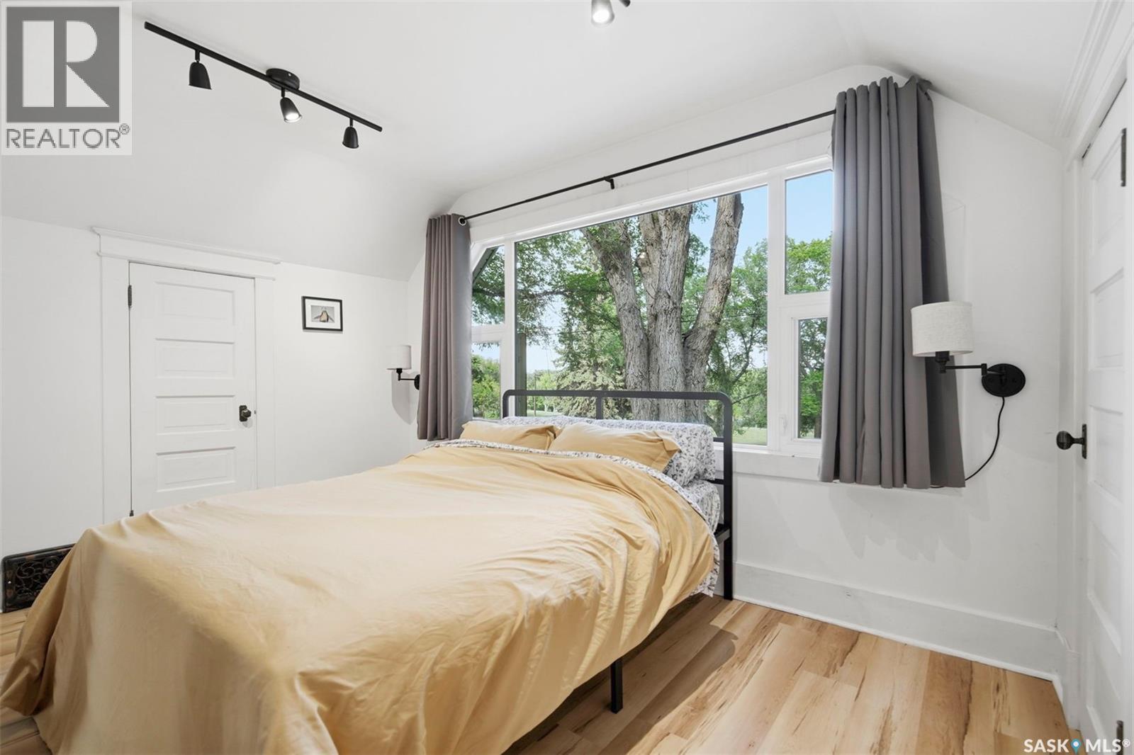 805 H Avenue S, Saskatoon, SK