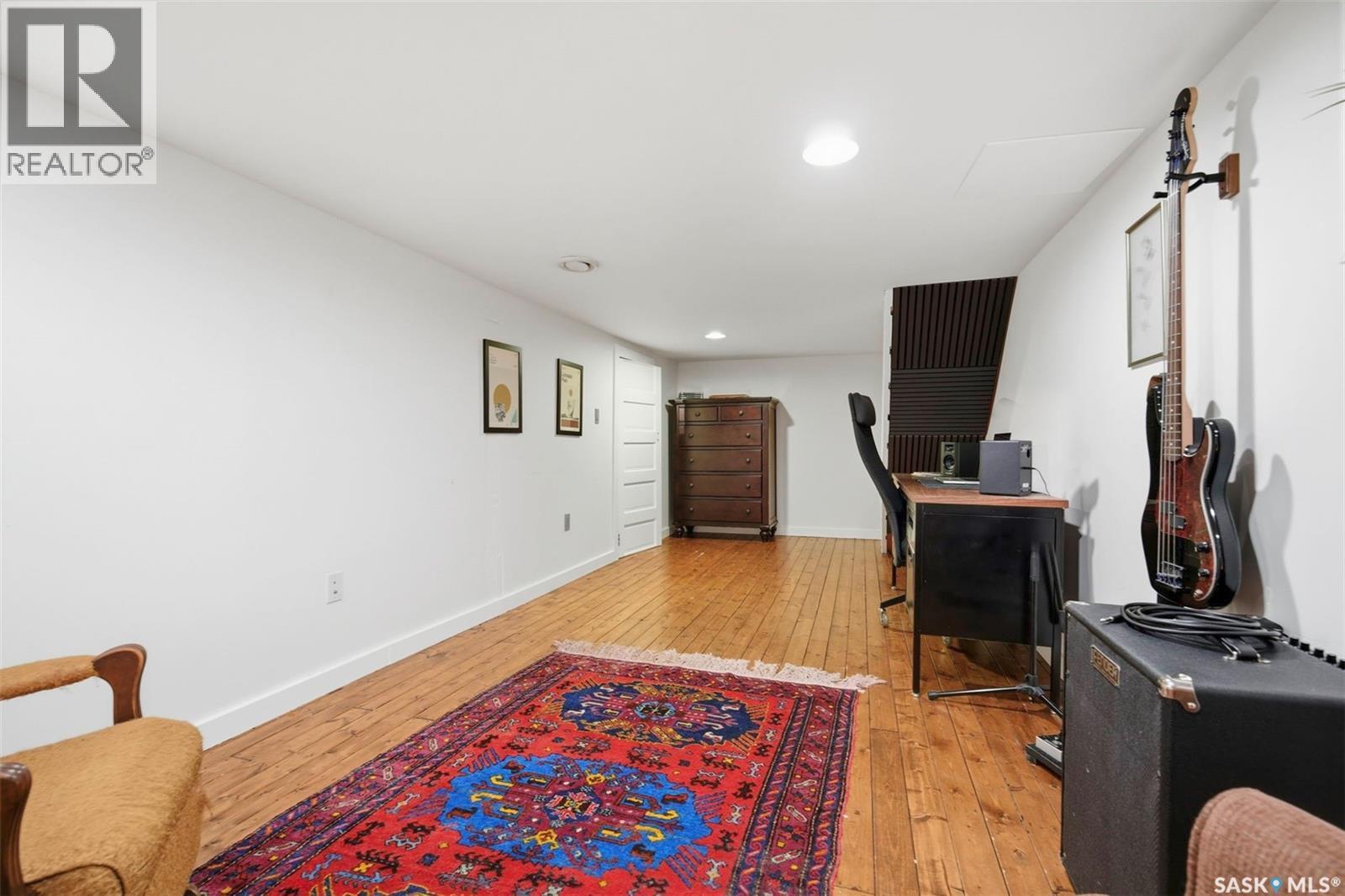 805 H Avenue S, Saskatoon, SK