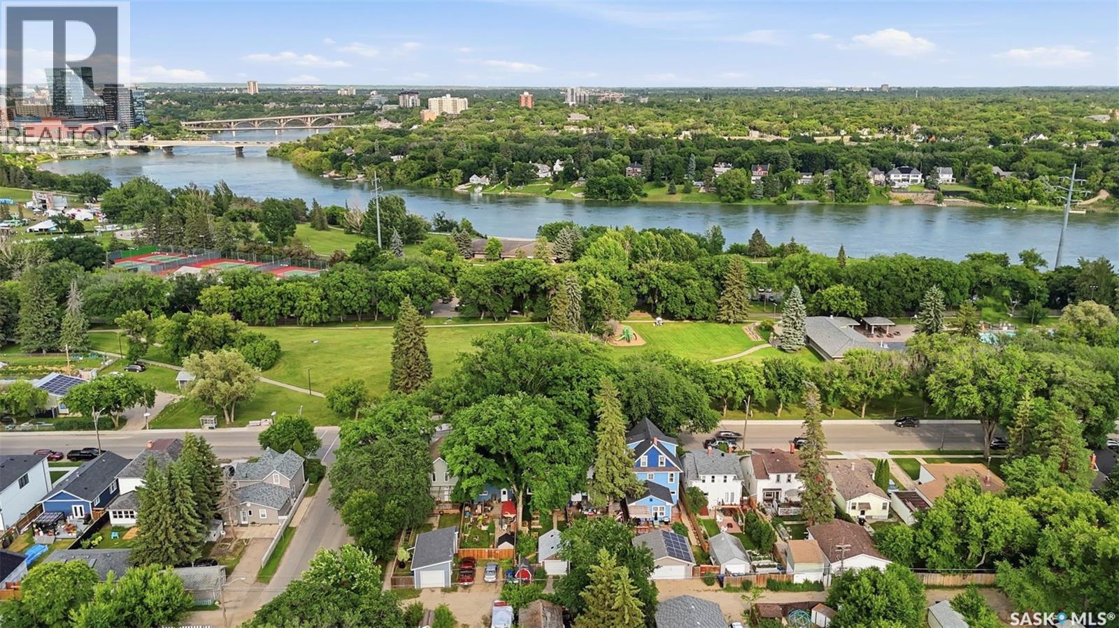 805 H Avenue S, Saskatoon, SK