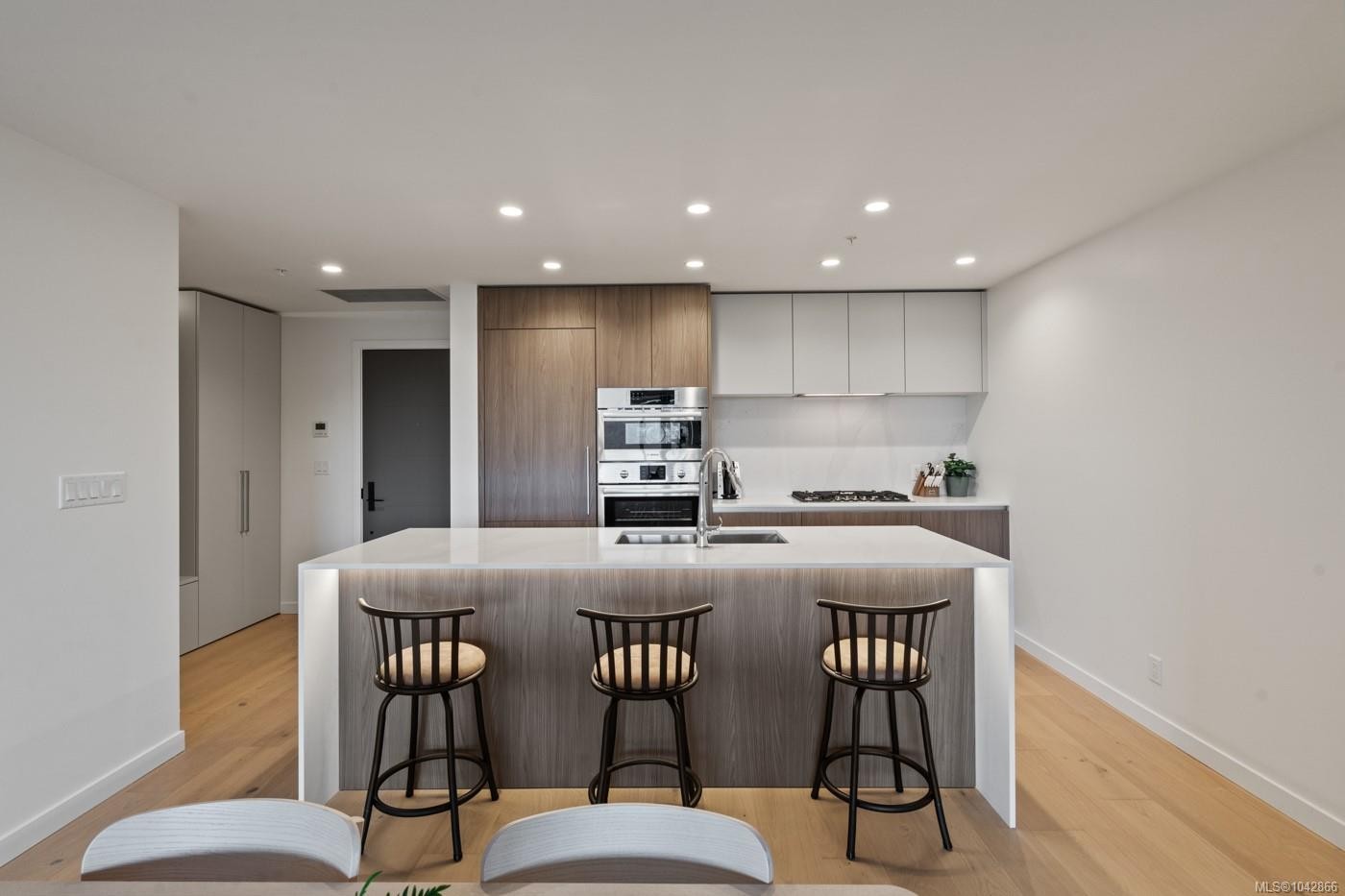 #1012-2000 Hannington Rd, Langford, BC