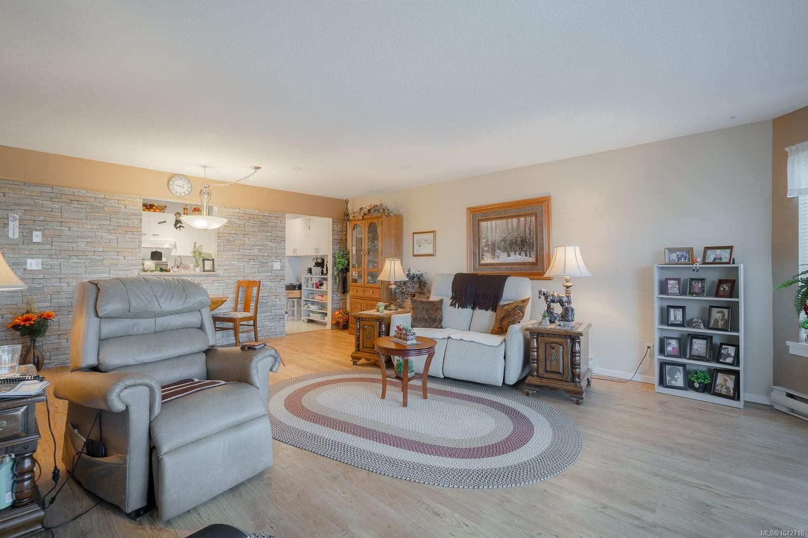 #202-9958 Daniel St, Chemainus, BC