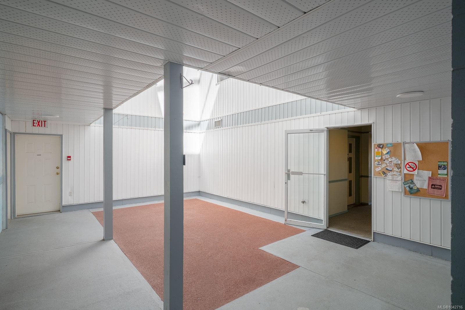 #202-9958 Daniel St, Chemainus, BC