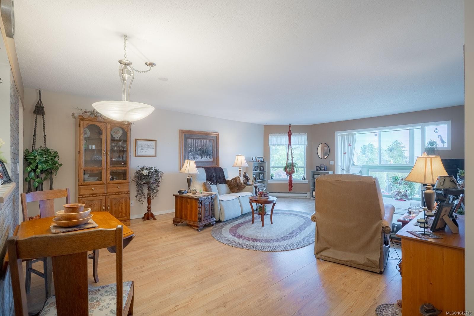 #202-9958 Daniel St, Chemainus, BC