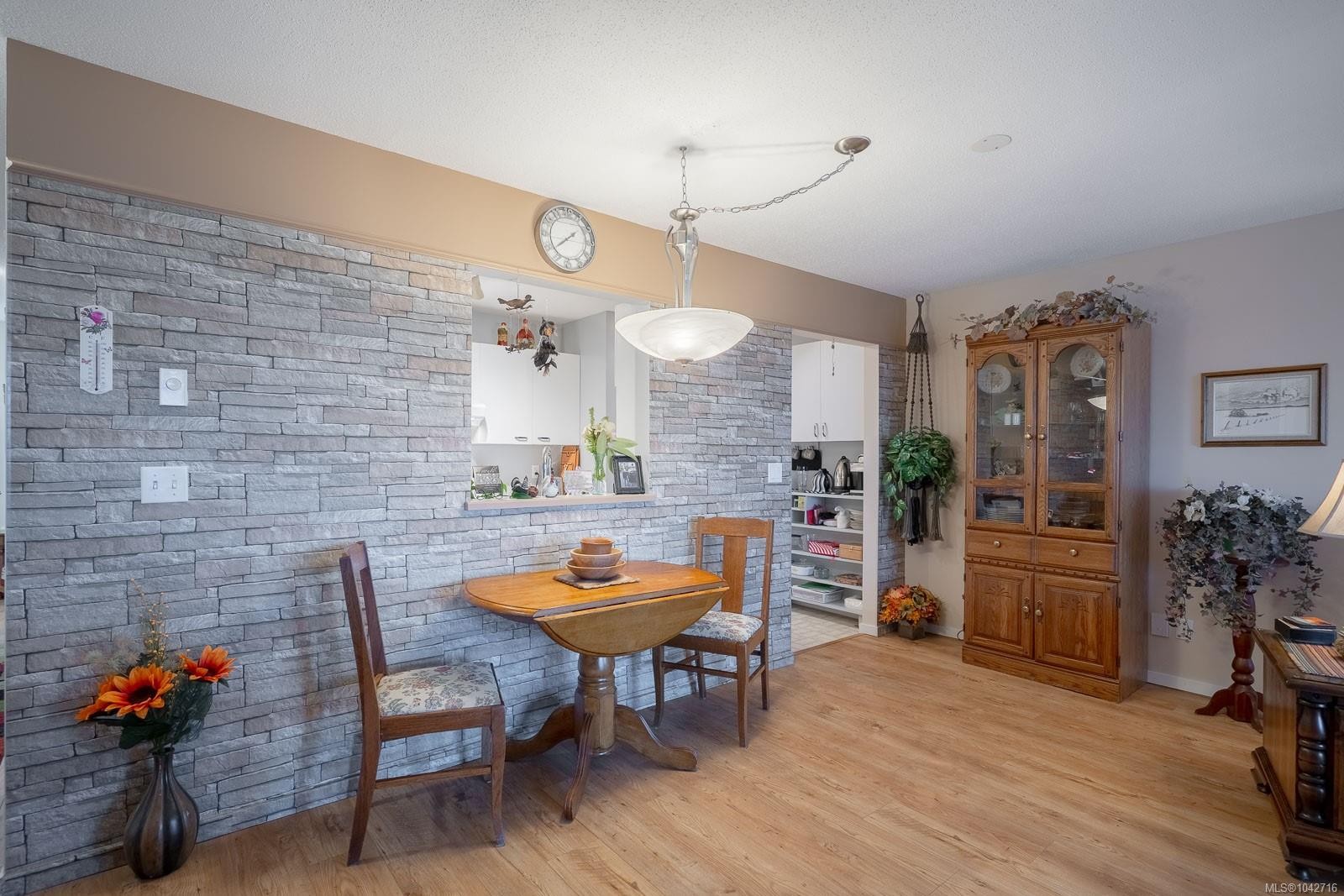 #202-9958 Daniel St, Chemainus, BC