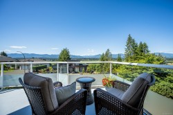 1418 Valley View Dr Courtenay, BC V9N 8T3