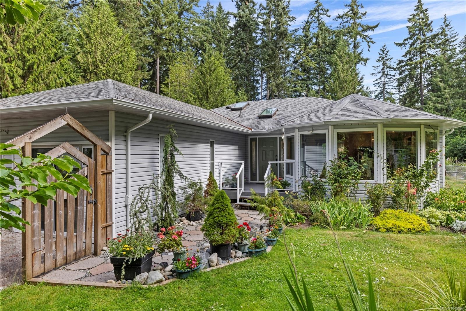 3198 Melon Rd, Hilliers, BC