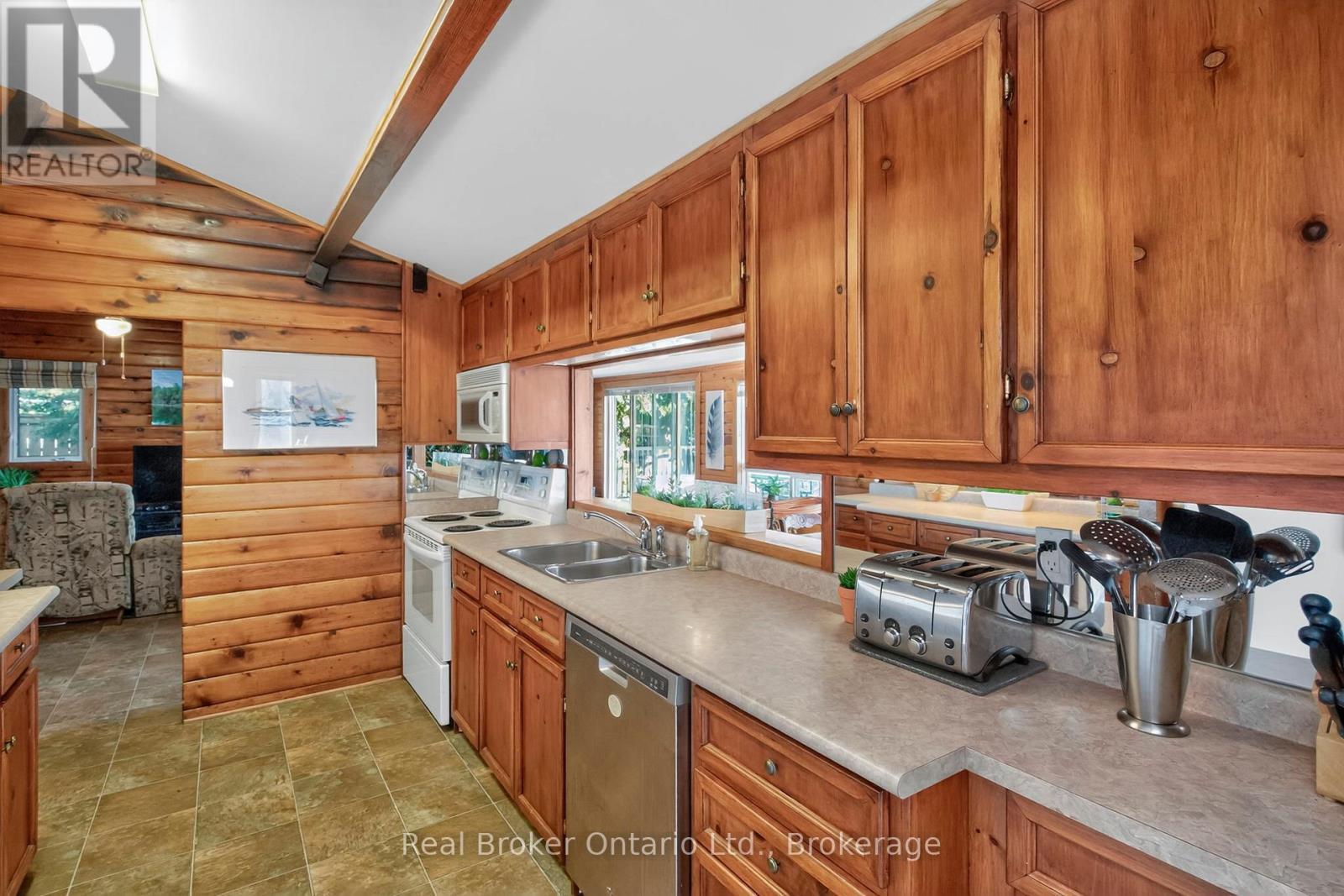 417 Pheasant Lane, Midland, ON - Indoor Photo Showing Kitchen With Double Sink