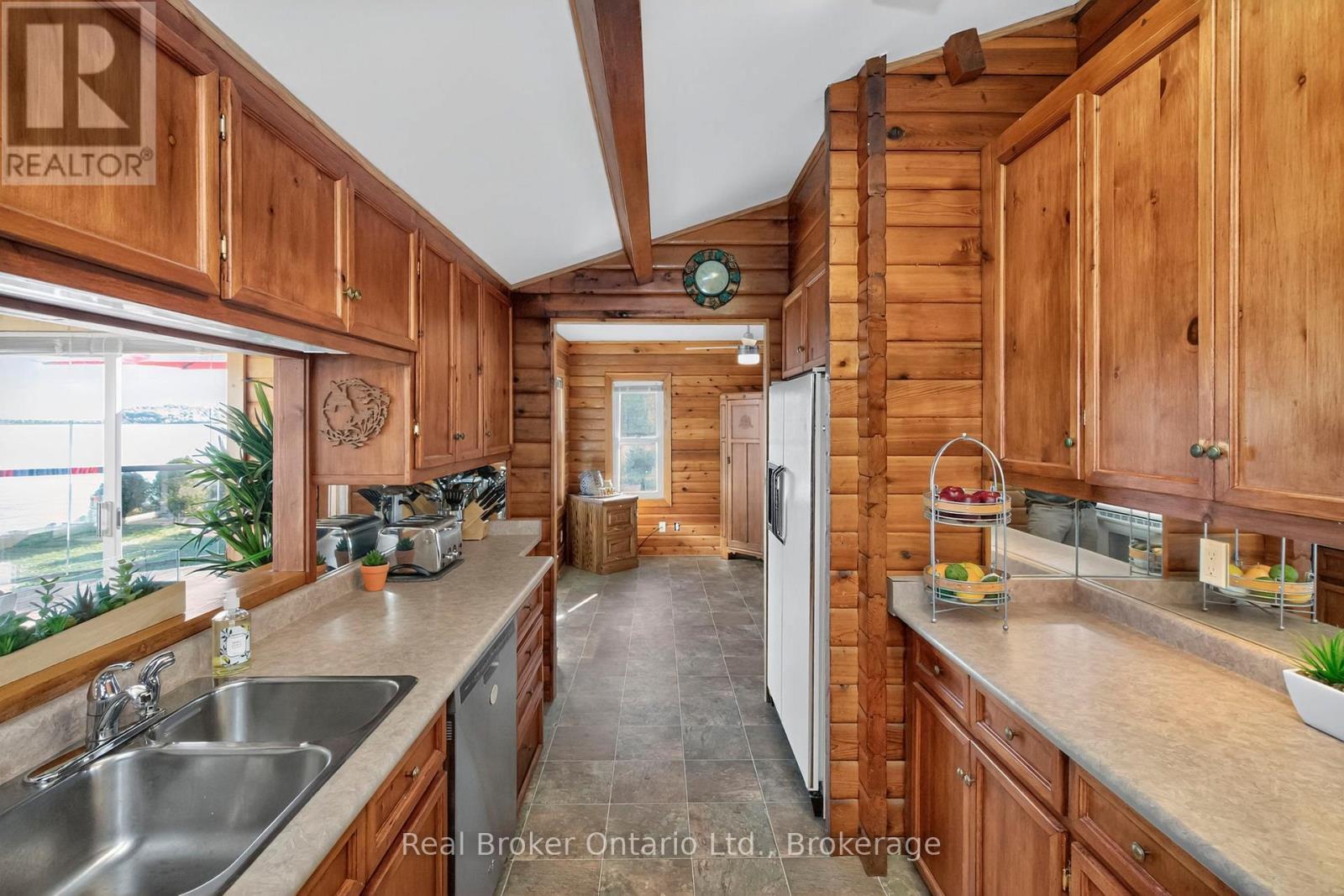 417 Pheasant Lane, Midland, ON - Indoor Photo Showing Kitchen With Double Sink