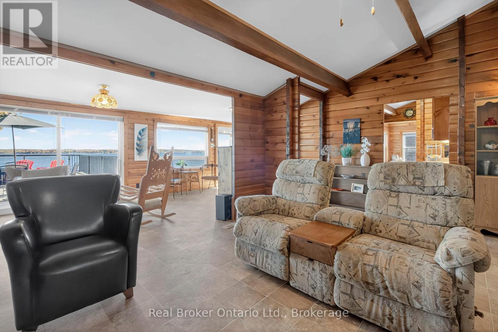 417 Pheasant Lane, Midland, ON - Indoor Photo Showing Living Room