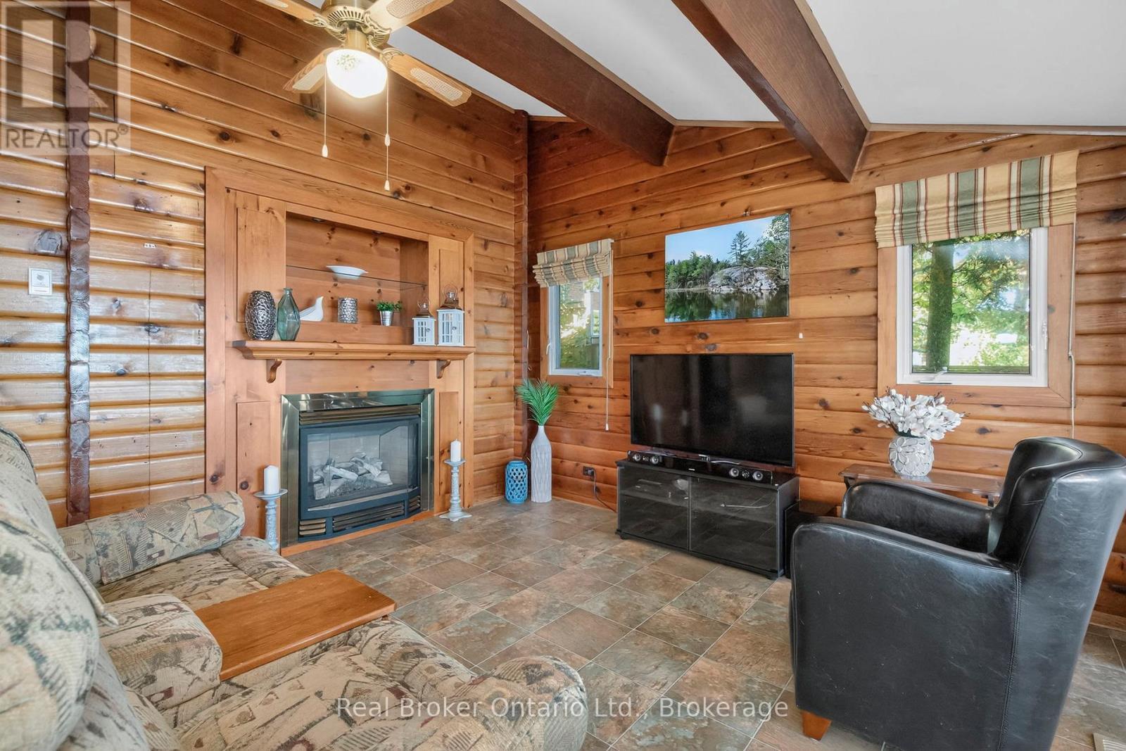 417 Pheasant Lane, Midland, ON - Indoor Photo Showing Living Room With Fireplace