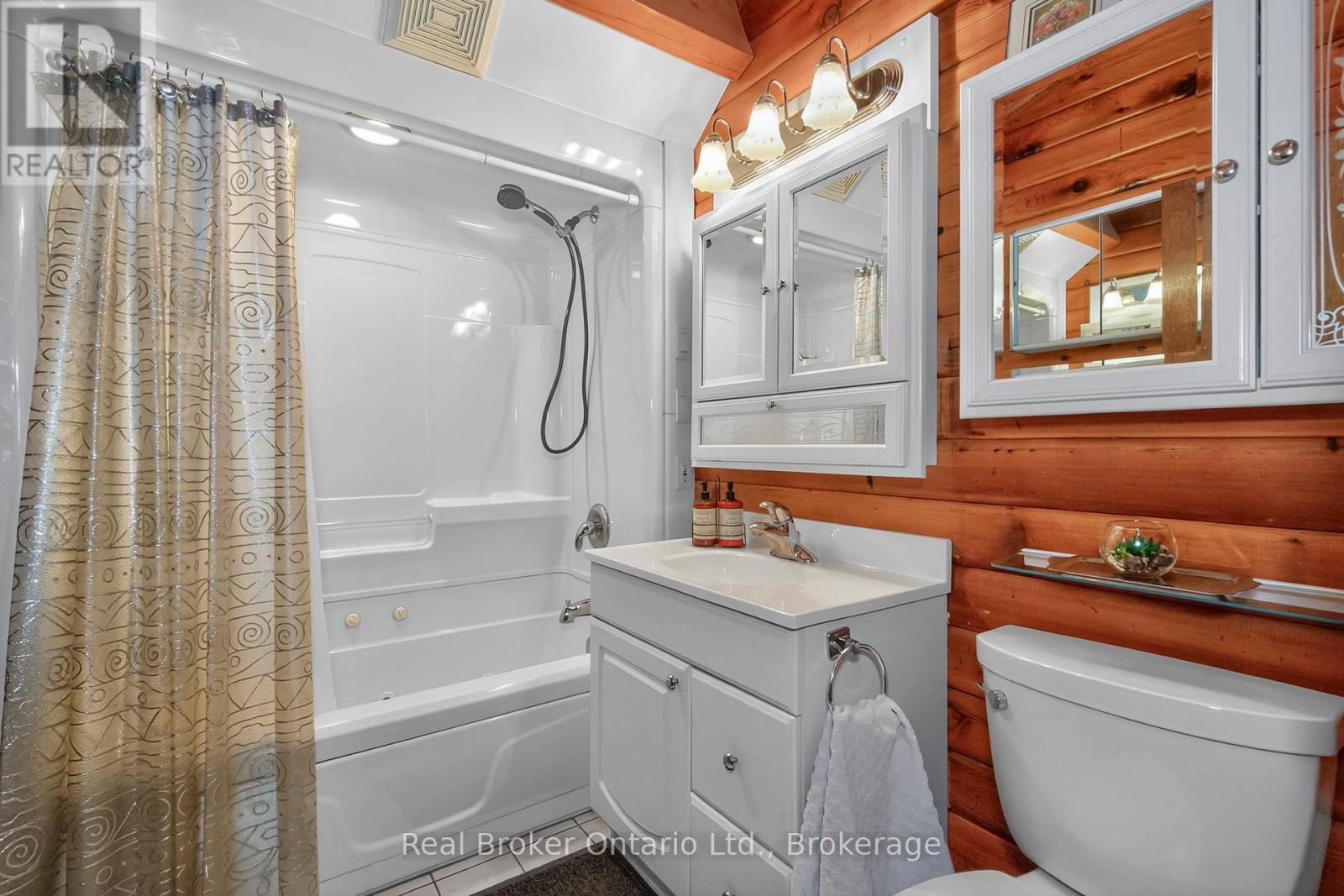 417 Pheasant Lane, Midland, ON - Indoor Photo Showing Bathroom