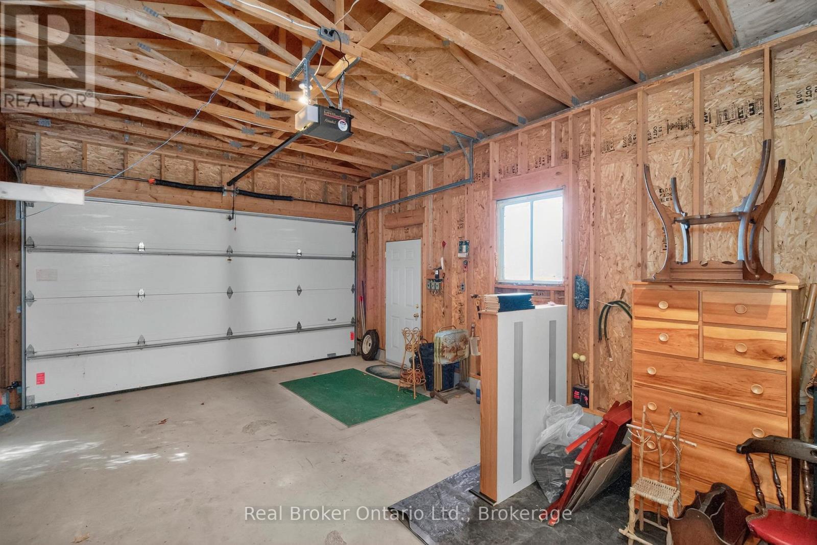 417 Pheasant Lane, Midland, ON - Indoor Photo Showing Garage